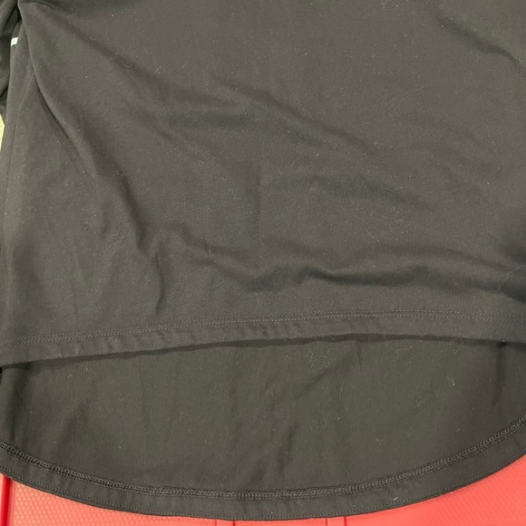 Nike plum small , thumb holes Dri-Fit - Picture 7 of 7